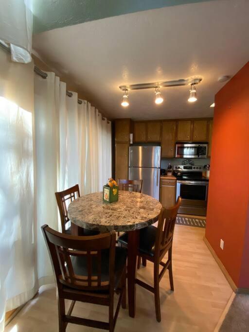 Mammoth Awesome Location-1 Min To Shuttles & Food! Toml-Cpan-11402 Apartment Mammoth Lakes Exterior photo